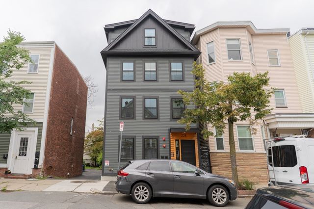 226 Havre St 1, Boston, MA 02128
