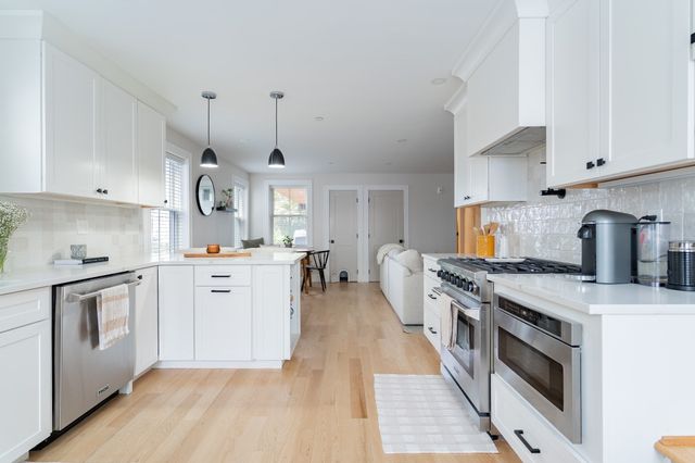 226 Havre St 1, Boston, MA 02128