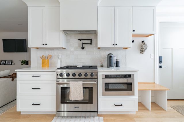 226 Havre St 1, Boston, MA 02128