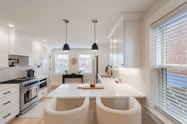 226 Havre St 1, Boston, MA 02128