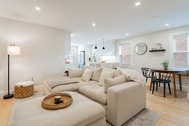226 Havre St 1, Boston, MA 02128