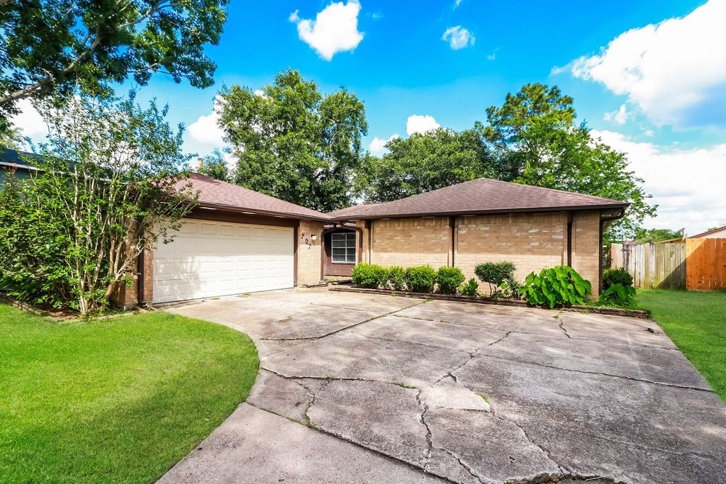 707 Brookford Drive, Missouri City, TX 77489