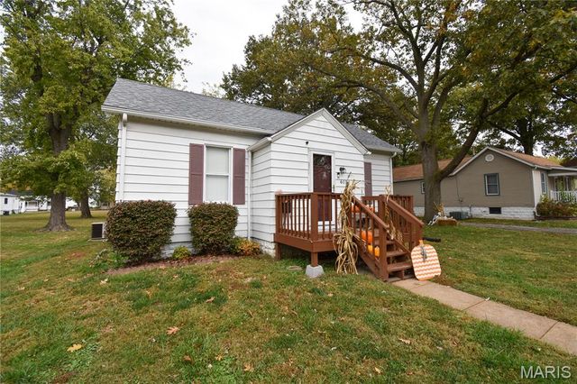 615 E Macoupin Street, Staunton, IL 62088