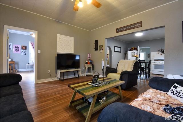 615 E Macoupin Street, Staunton, IL 62088