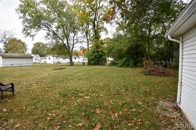 615 E Macoupin Street, Staunton, IL 62088