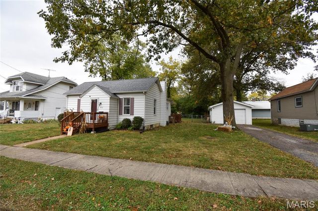 615 E Macoupin Street, Staunton, IL 62088
