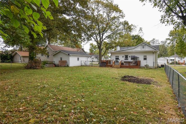 615 E Macoupin Street, Staunton, IL 62088