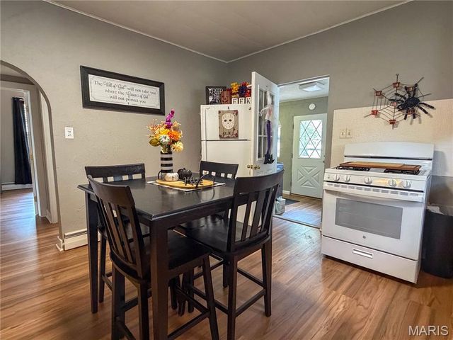 615 E Macoupin Street, Staunton, IL 62088