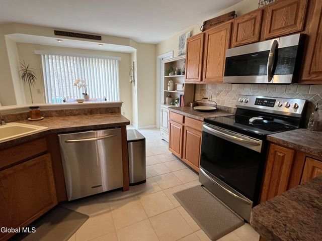 190 Droms Road, Glenville, NY 12302