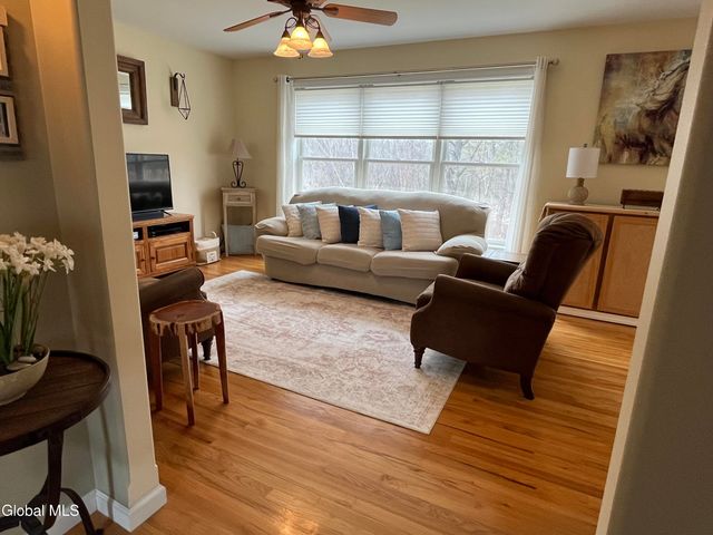 190 Droms Road, Glenville, NY 12302