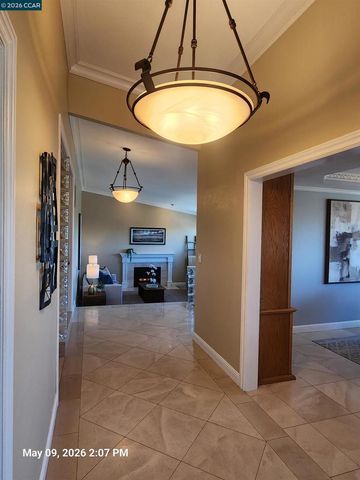 5530 Merritt Dr, Concord, CA 94521