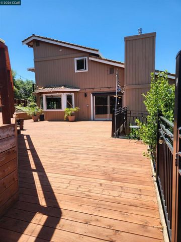 5530 Merritt Dr, Concord, CA 94521