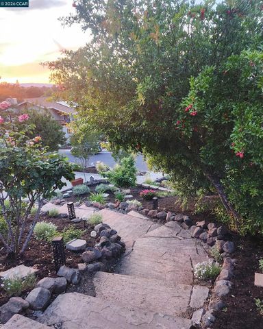 5530 Merritt Dr, Concord, CA 94521