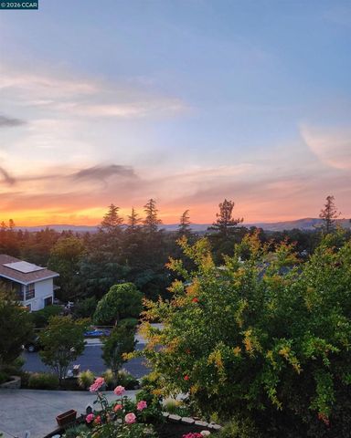 5530 Merritt Dr, Concord, CA 94521