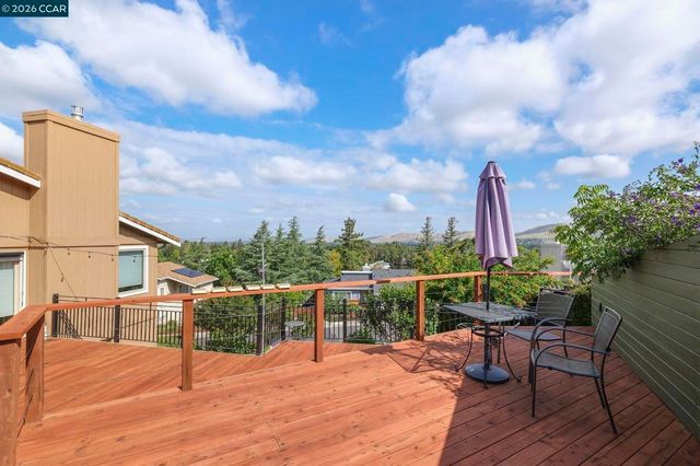 5530 Merritt Dr, Concord, CA 94521