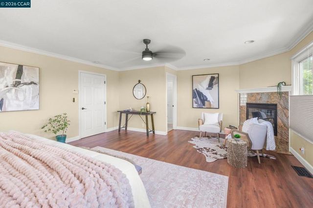 5530 Merritt Dr, Concord, CA 94521