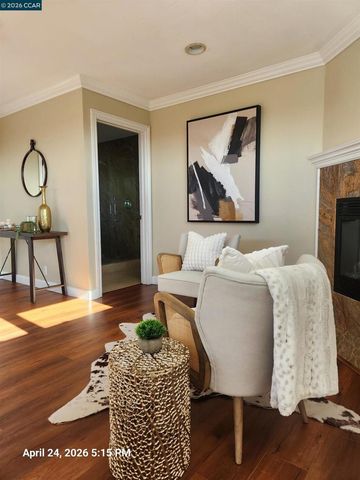 5530 Merritt Dr, Concord, CA 94521