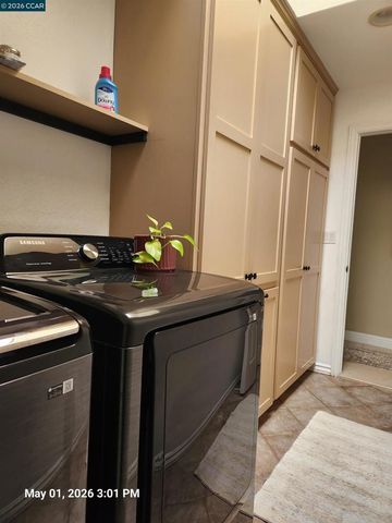 5530 Merritt Dr, Concord, CA 94521