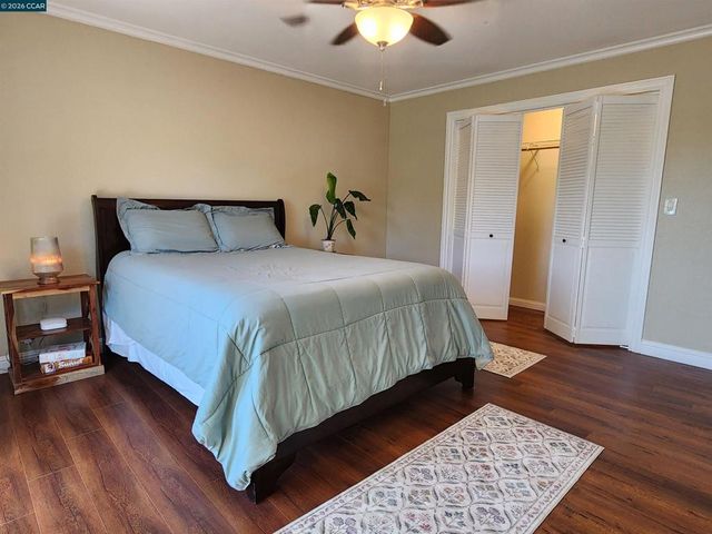 5530 Merritt Dr, Concord, CA 94521