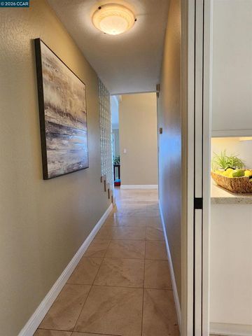 5530 Merritt Dr, Concord, CA 94521