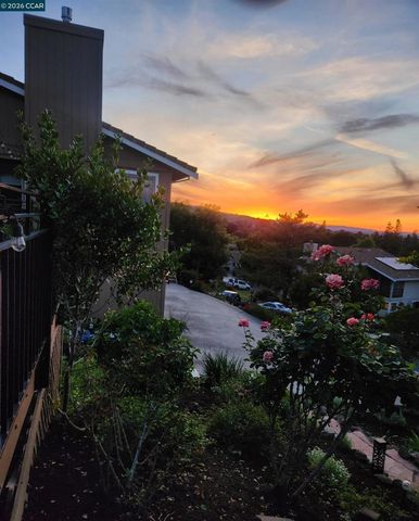 5530 Merritt Dr, Concord, CA 94521