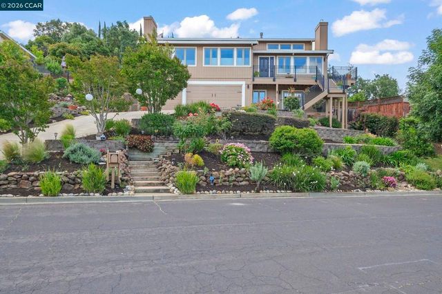 5530 Merritt Dr, Concord, CA 94521