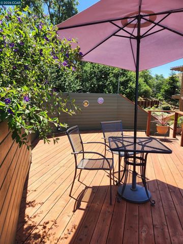 5530 Merritt Dr, Concord, CA 94521