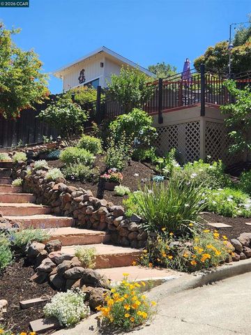 5530 Merritt Dr, Concord, CA 94521