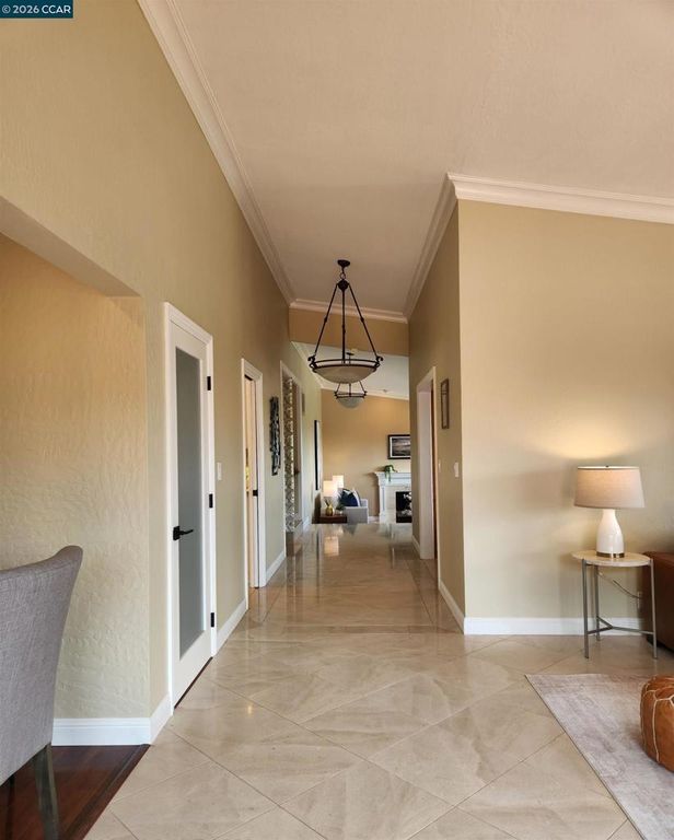 Image 13 of property listing at 5530 Merritt Dr, Concord, CA 94521