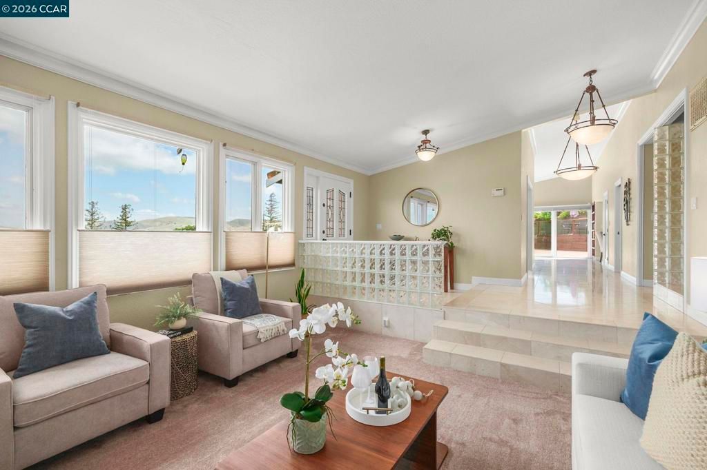 Image 2 of property listing at 5530 Merritt Dr, Concord, CA 94521