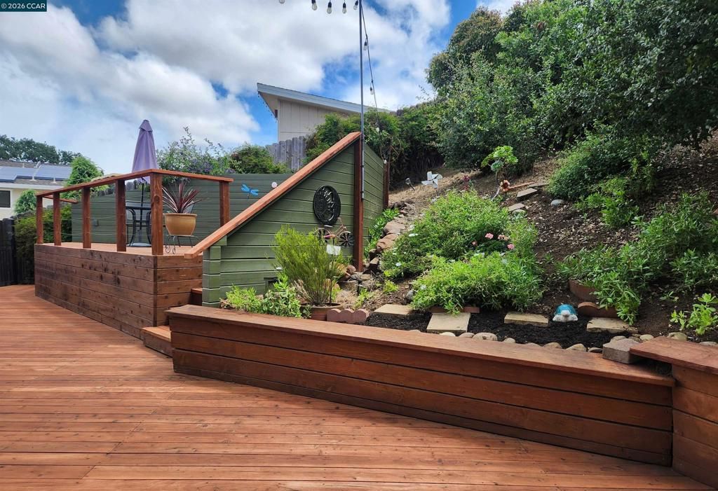 Image 21 of property listing at 5530 Merritt Dr, Concord, CA 94521