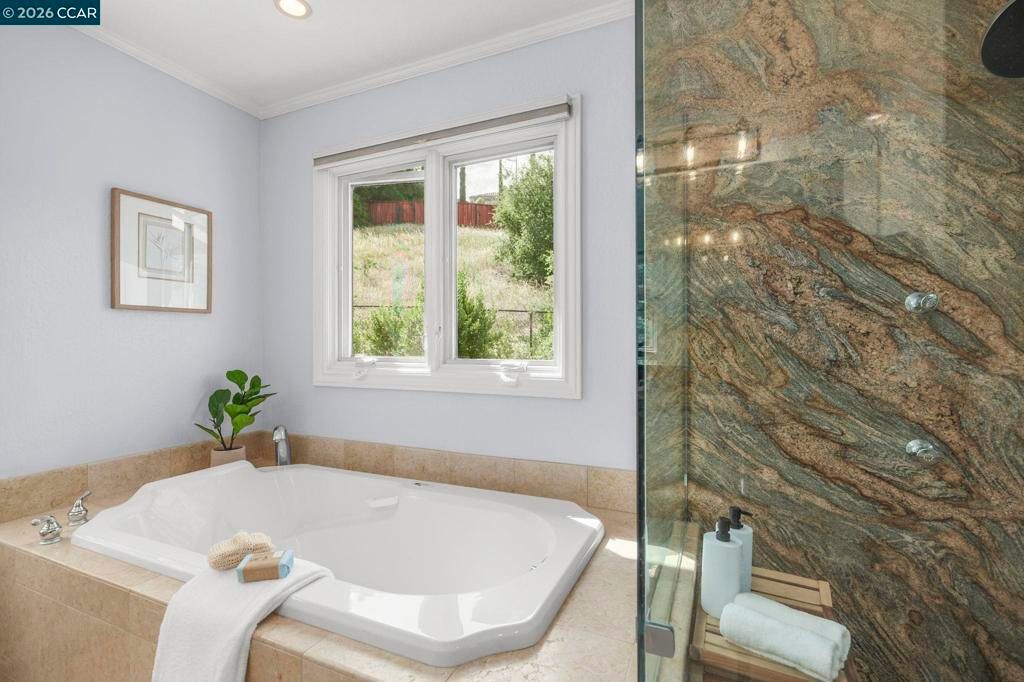 Image 36 of property listing at 5530 Merritt Dr, Concord, CA 94521