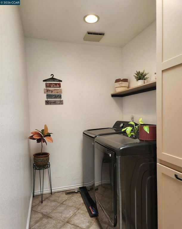 Image 38 of property listing at 5530 Merritt Dr, Concord, CA 94521