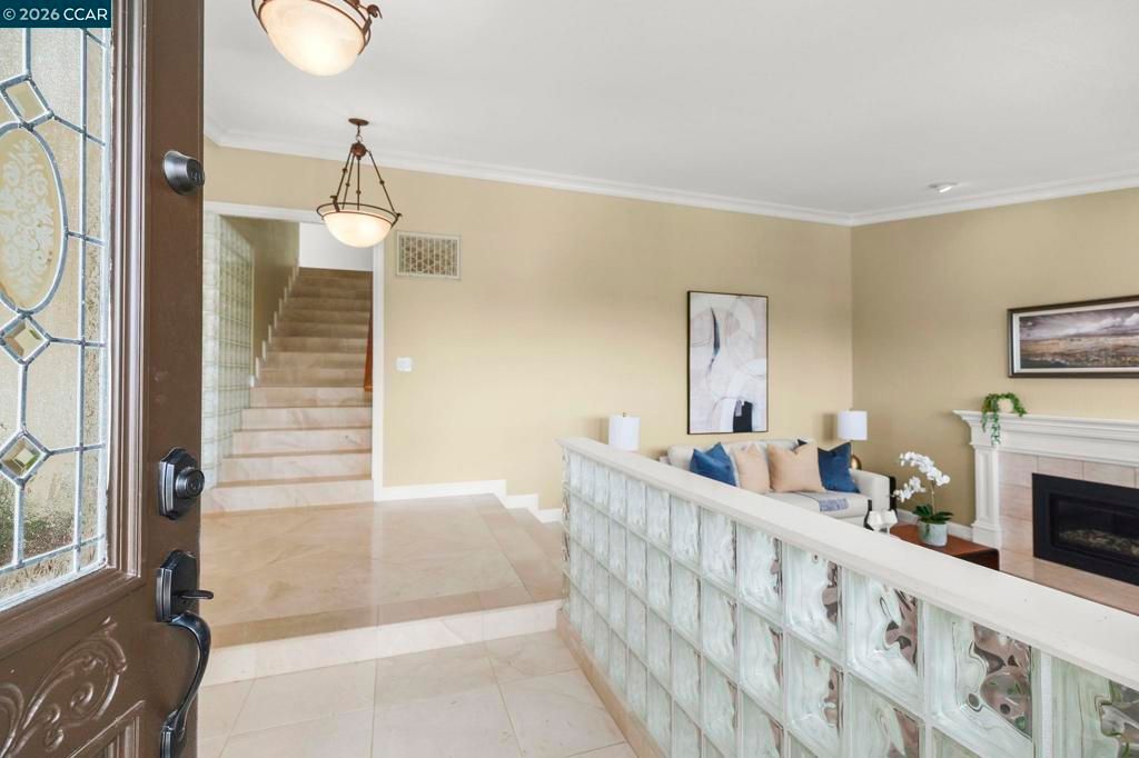 Image 8 of property listing at 5530 Merritt Dr, Concord, CA 94521