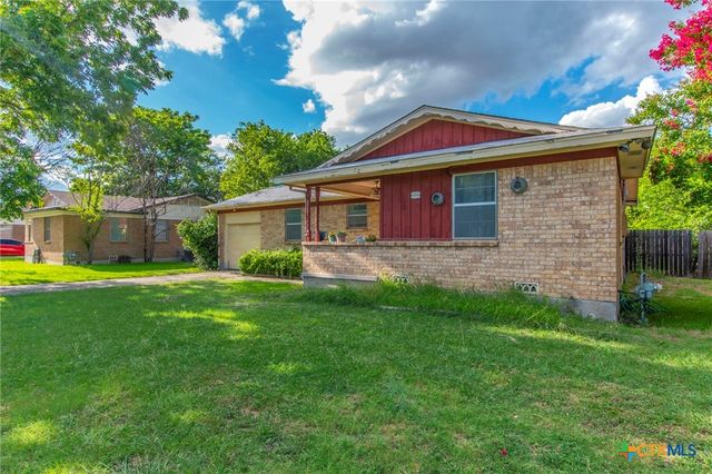 1105 E Robertson Avenue, Copperas Cove, TX 76522