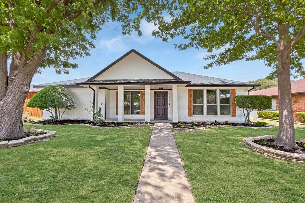 2217 Crystal Creek Lane, Garland, TX 75040