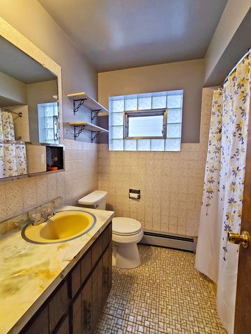 4139 N Springfield Avenue, Chicago, IL 60618