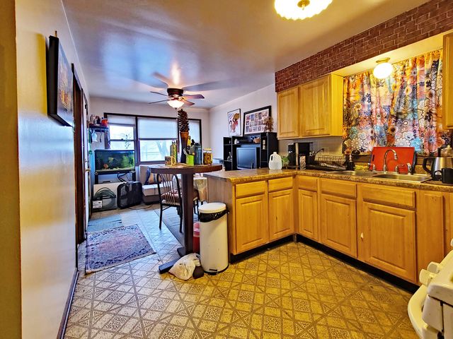 4139 N Springfield Avenue, Chicago, IL 60618