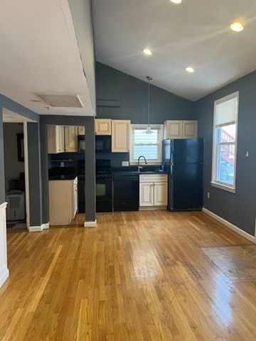 89 Spring St 3, Cambridge, MA 02141