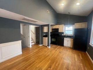 89 Spring St 3, Cambridge, MA 02141