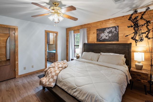 194 Sabine St, Scroggins, TX 75480