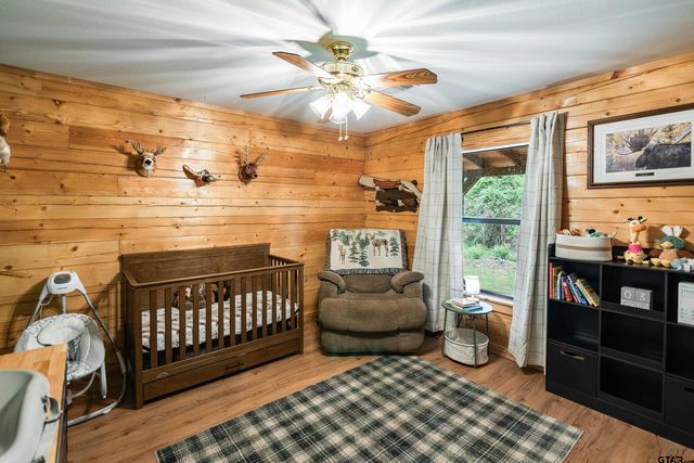 194 Sabine St, Scroggins, TX 75480