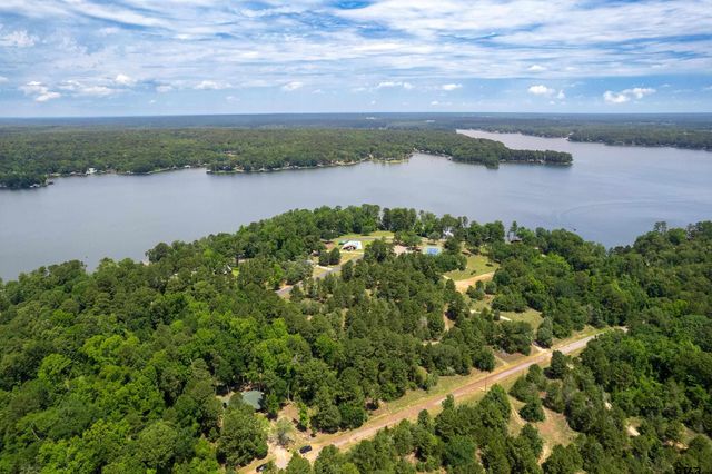 194 Sabine St, Scroggins, TX 75480