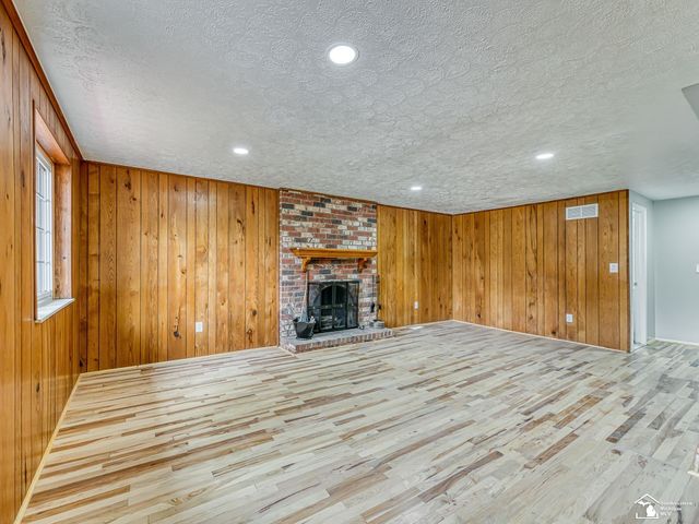 25837 Badger Street, Flat Rock, MI 48134