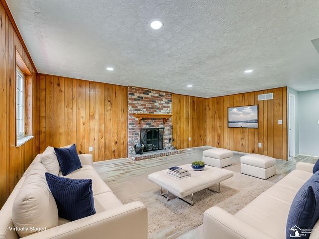 25837 Badger Street, Flat Rock, MI 48134