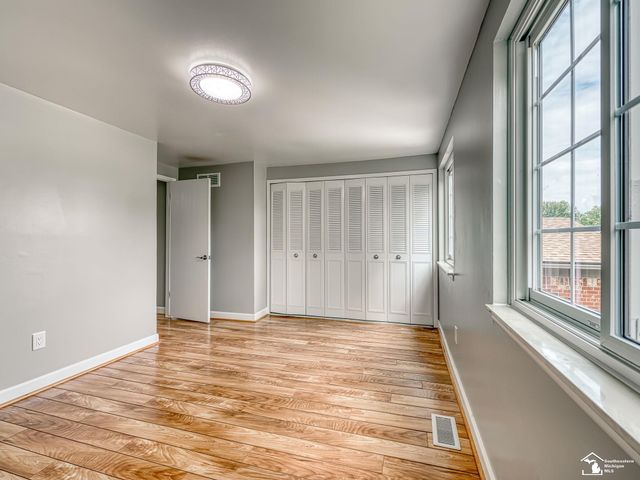 25837 Badger Street, Flat Rock, MI 48134