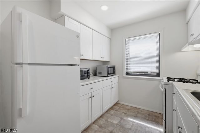 401 Us Highway 22 A, North Plainfield Boro, NJ 07060