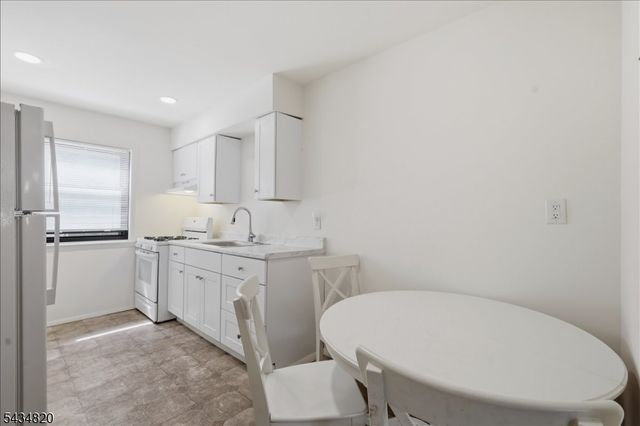 401 Us Highway 22 A, North Plainfield Boro, NJ 07060