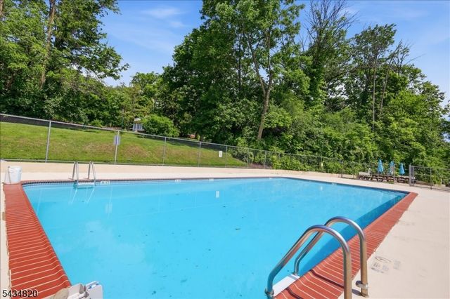 401 Us Highway 22 A, North Plainfield Boro, NJ 07060
