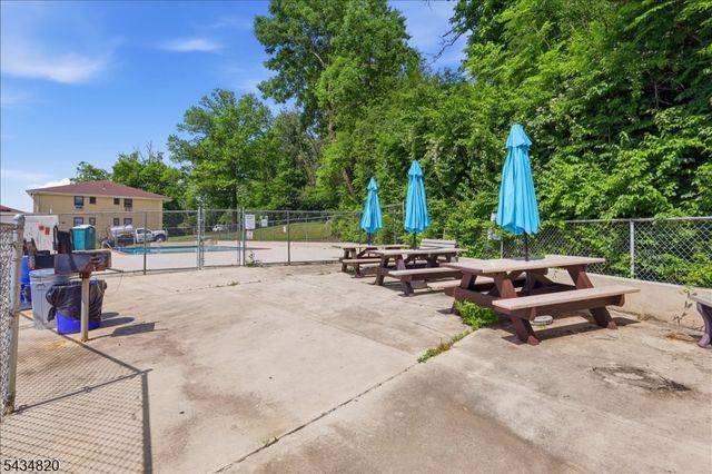 401 Us Highway 22 A, North Plainfield Boro, NJ 07060